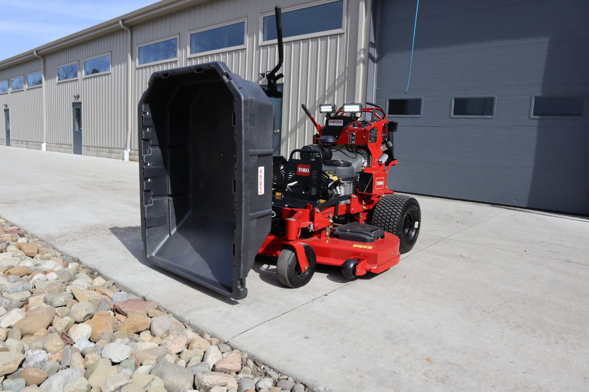 Toro Grandstand Mulch Bucket Kit – installed side view

